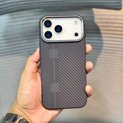 FibreLux Black MagSafe iPhone 17 Case