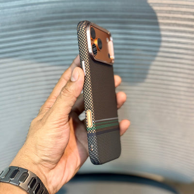 FibreLux Brown MagSafe iPhone 17 Case